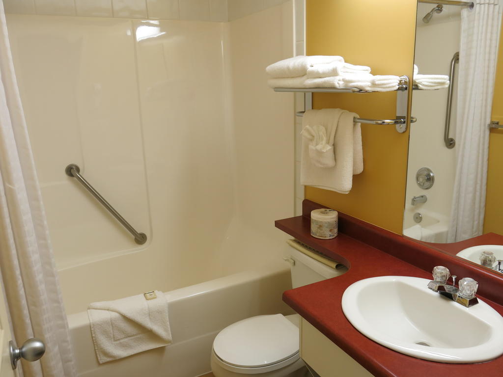 Village Creek Country Inn Westerose الغرفة الصورة