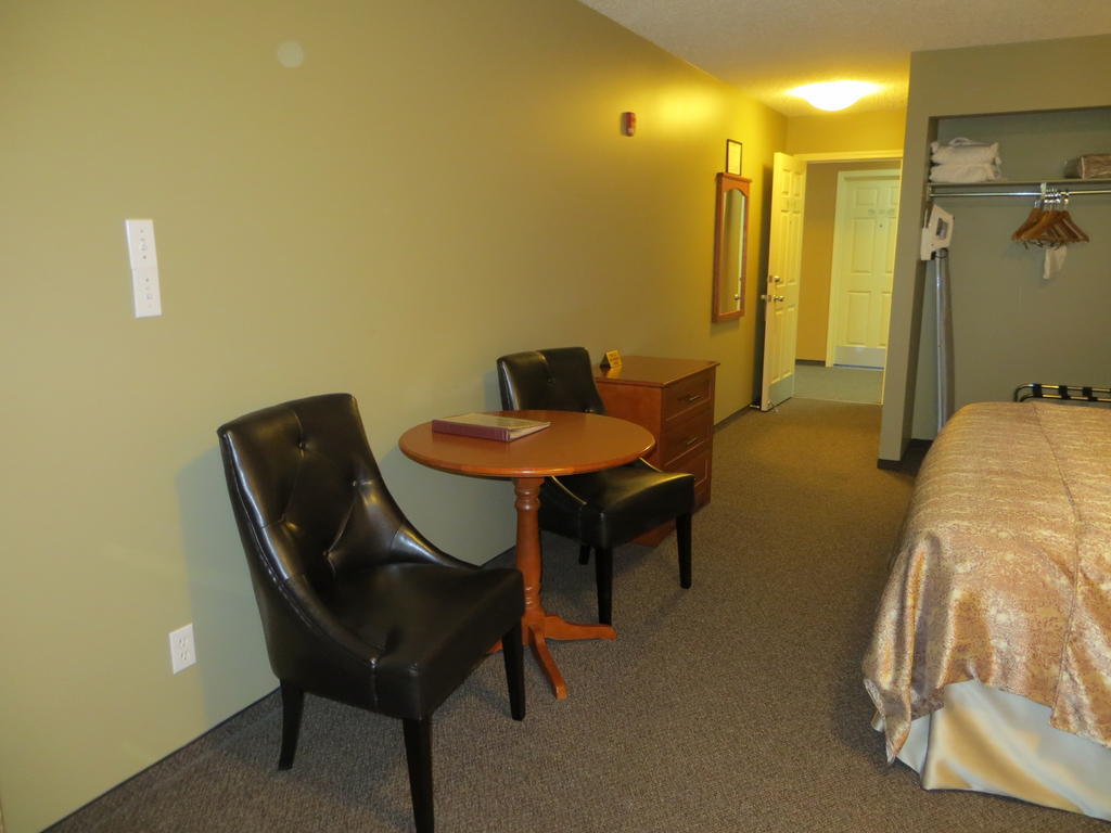 Village Creek Country Inn Westerose الغرفة الصورة
